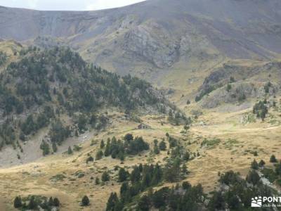 Andorra-País de los Pirineos; mochila de senderismo tarjeta federativa de montaña fotos del lago de 